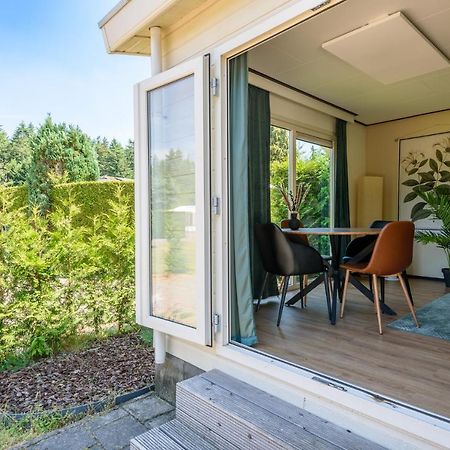 Gezellig Chalet Aan De Veluwse Bosrand Putten Eksteriør bilde