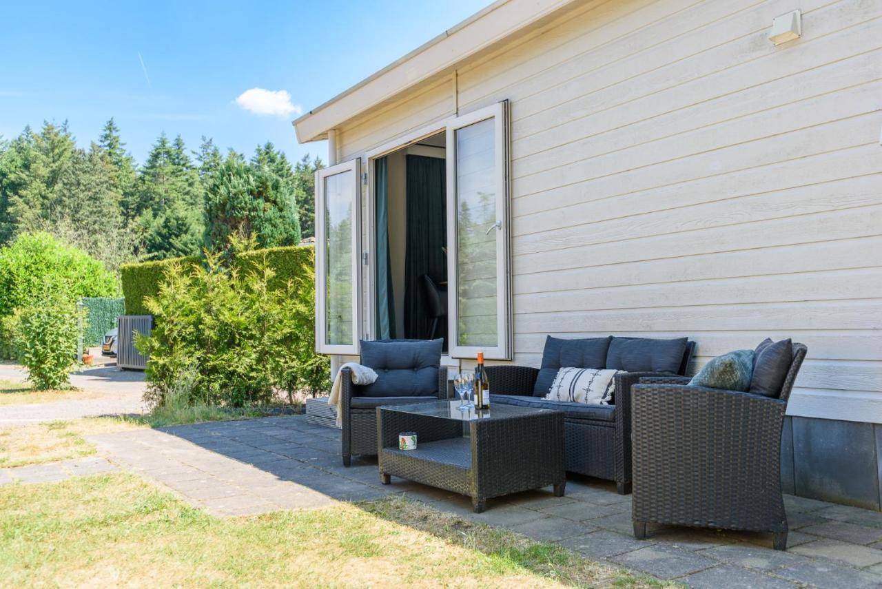 Gezellig Chalet Aan De Veluwse Bosrand Putten Eksteriør bilde
