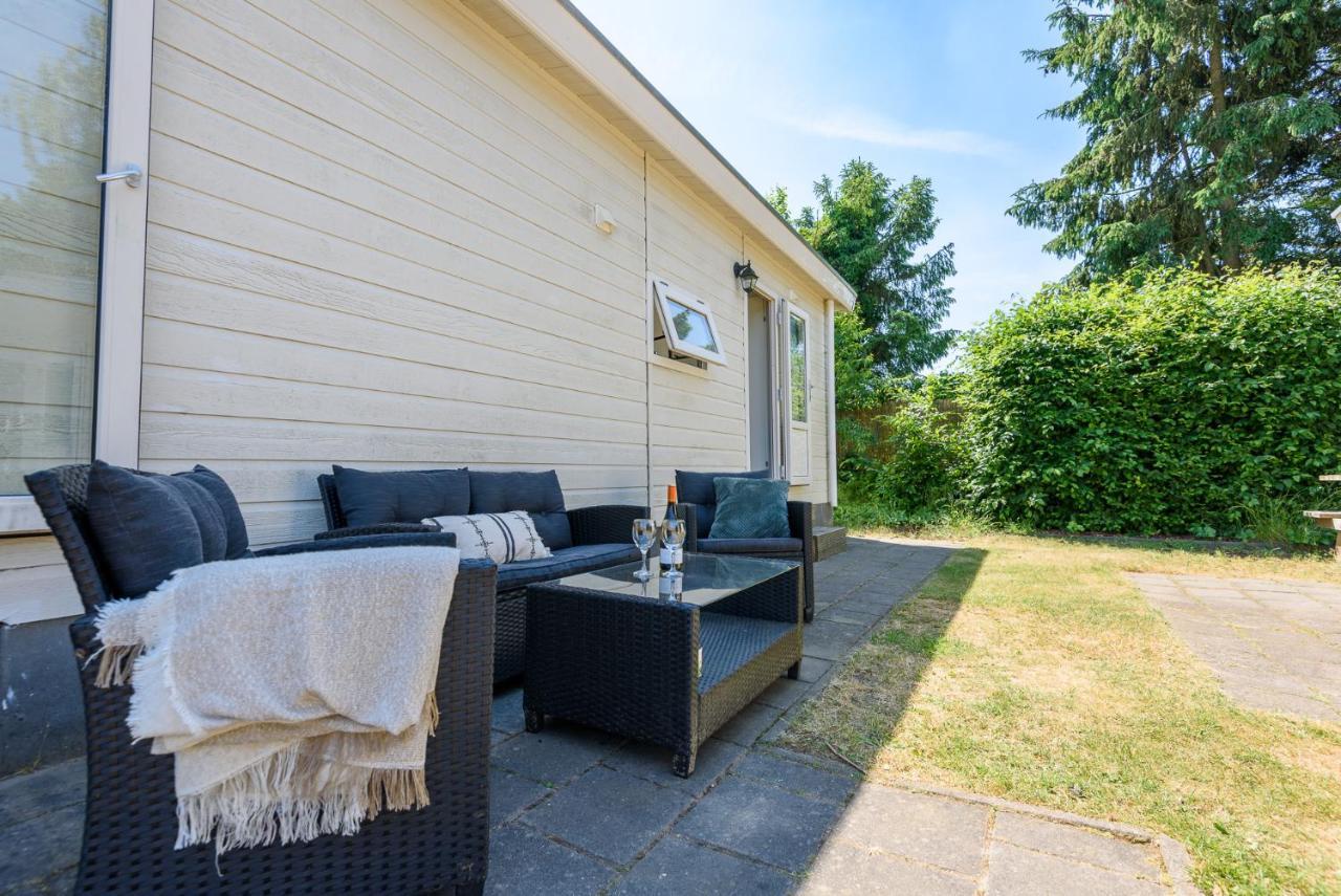 Gezellig Chalet Aan De Veluwse Bosrand Putten Eksteriør bilde